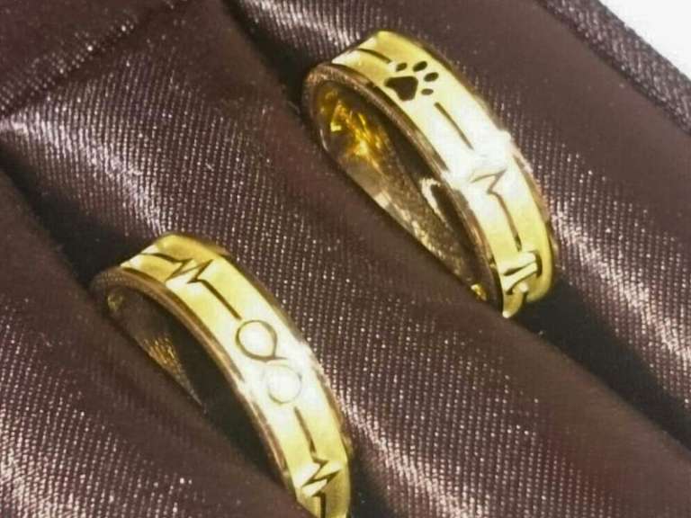 Alianza con símbolo cardiaco infinito pata