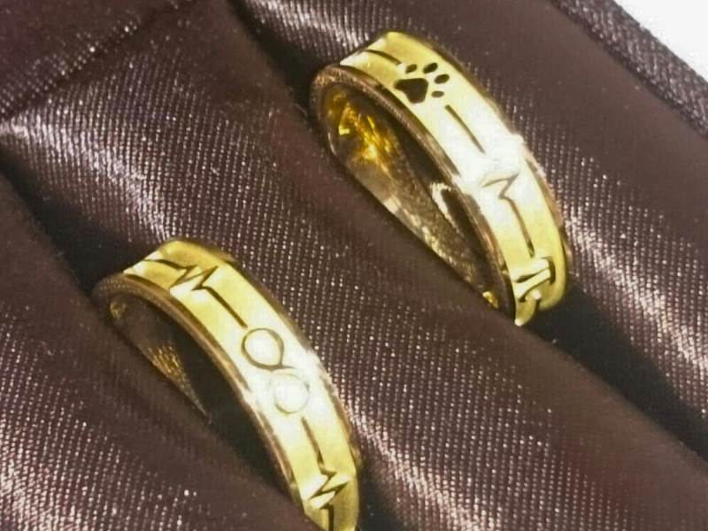 Alianza con símbolo cardiaco infinito pata