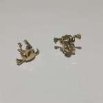 Pendientes de rana en oro amarillo con cierre de presión