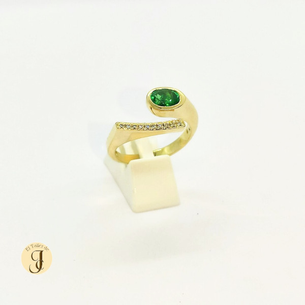 anillo oro esmeralda diamante