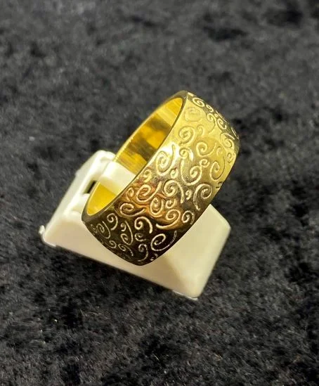 Anillo con textura caracol