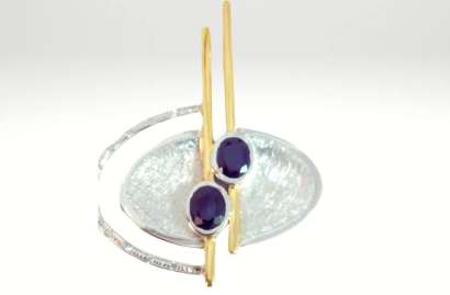 colgante con 2 zafiros azules y diamantes