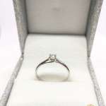 Anillo compromiso con diamante